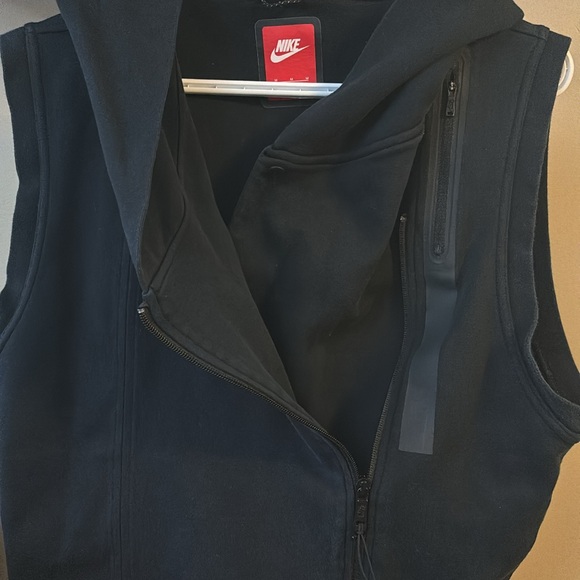 Nike Zip Up Vest- Black - Picture 2 of 6
